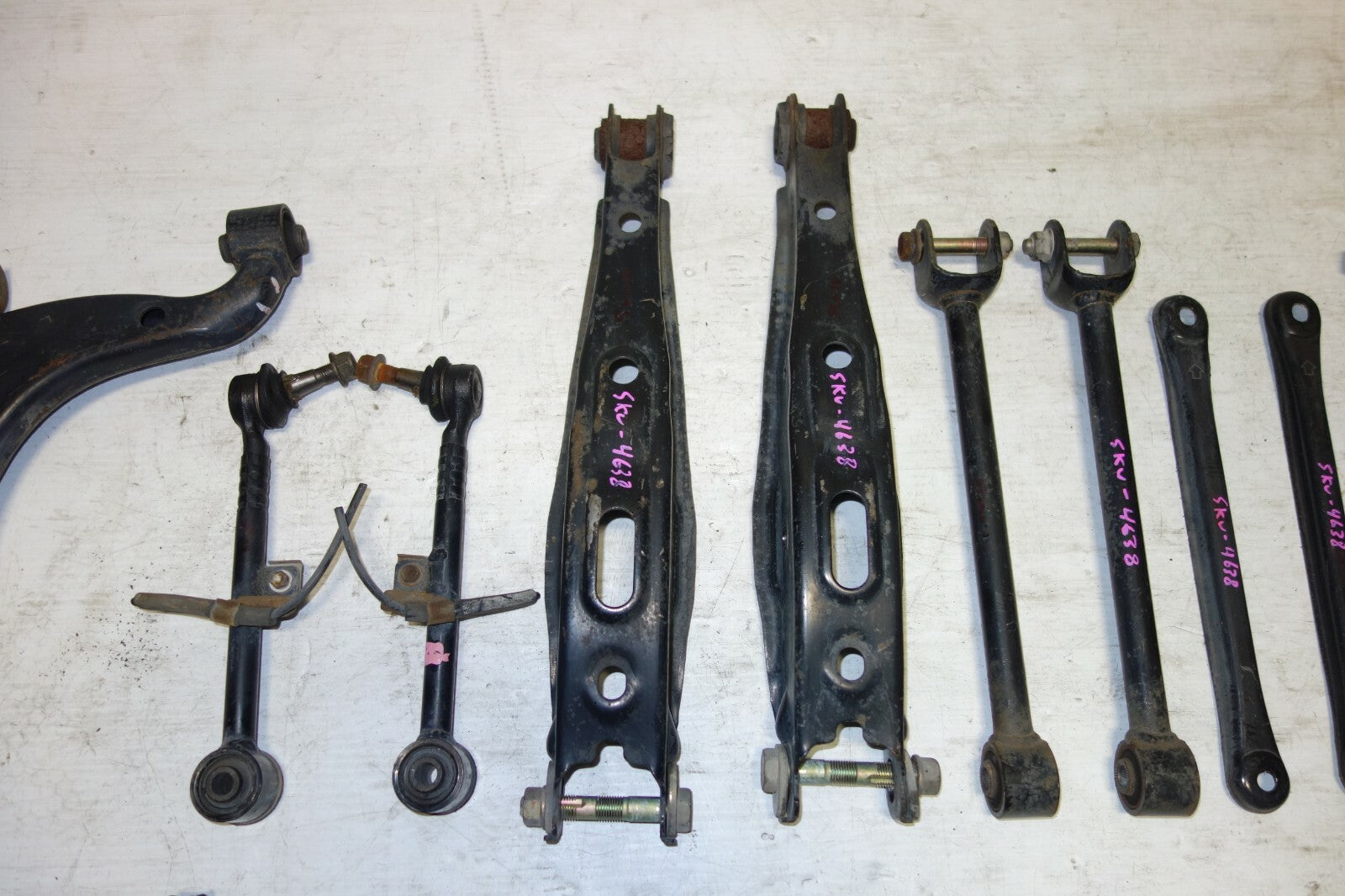 JDM Lexus IS300 / Altezza Rear Lower Control Arms Suspension SXE10 OEM 2001-2005