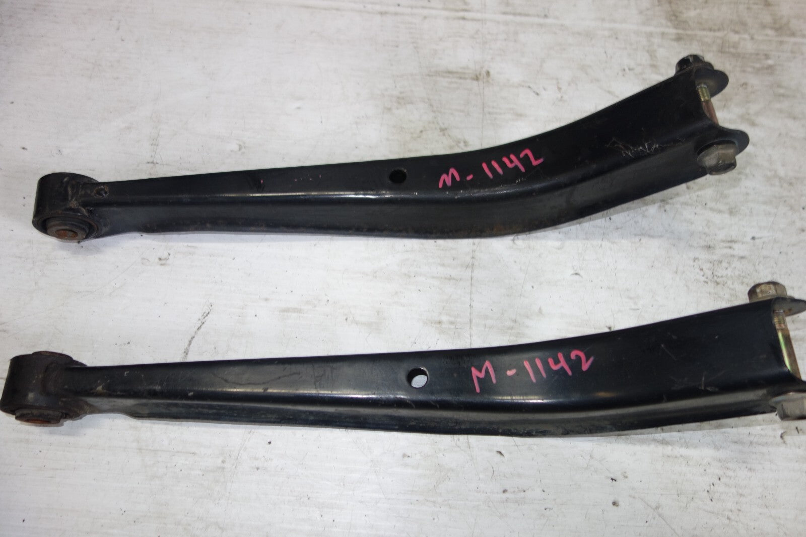 JDM 2005-2009 SUBARU LEGACY OUTBACK OEM REAR LOWER CONTROL ARMS PAIR LEFT RIGHT