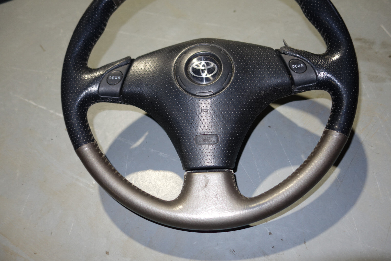JDM Toyota Celica Steering Wheel & hub ZZT231 ZZT230 2001-2005