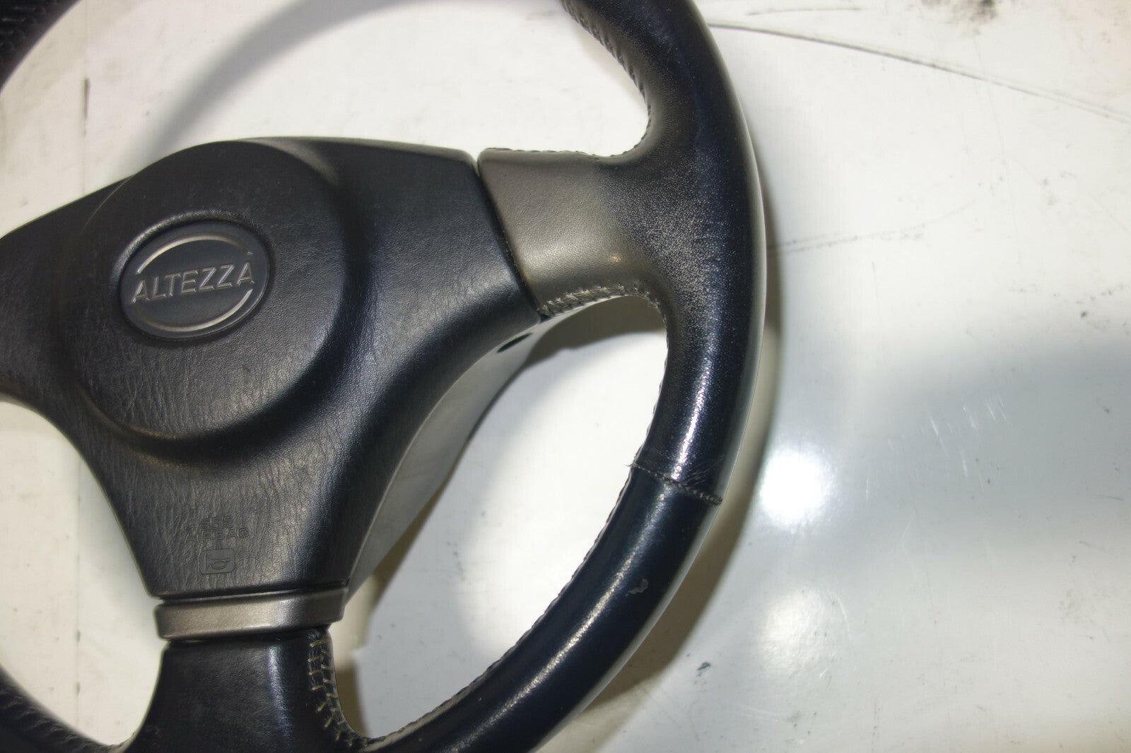 JDM 2001-2005 LEXUS IS300 TOYOTA ALTEZZA SXE10 STEERING WHEEL & HUB Fits:IS300