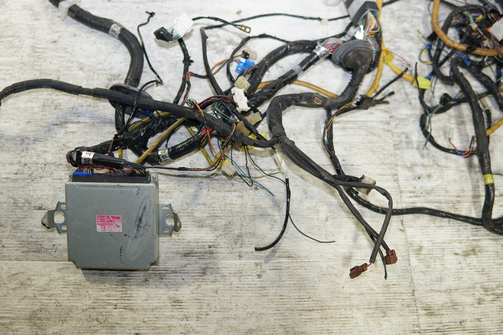 JDM Subaru Forester STi SF5 EJ205 Turbo Computer Wire Harness Wiring 1001079000