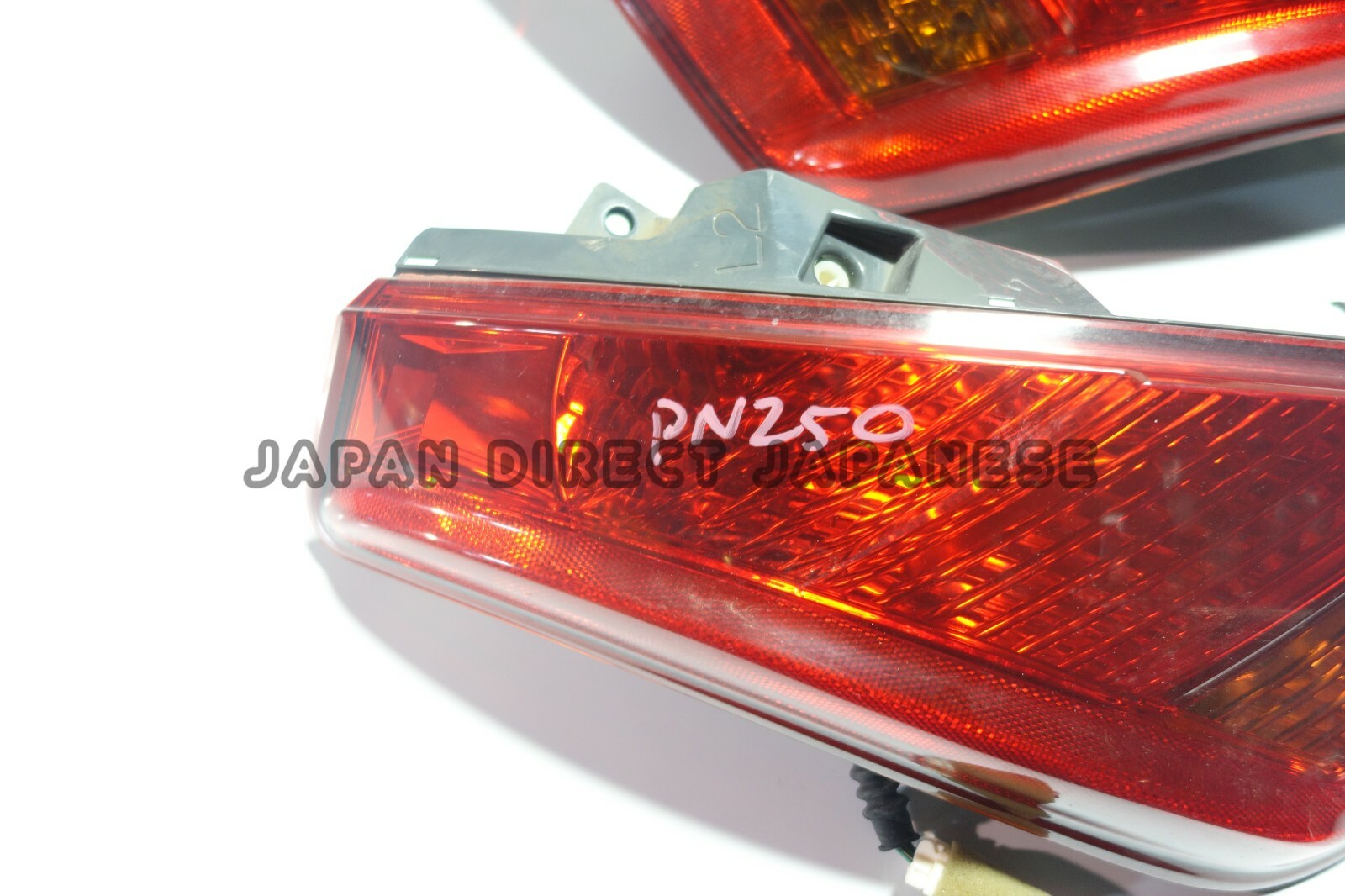Nissan Murano Genuine Tail Lights Lamps Pair 2003 2004 2005
