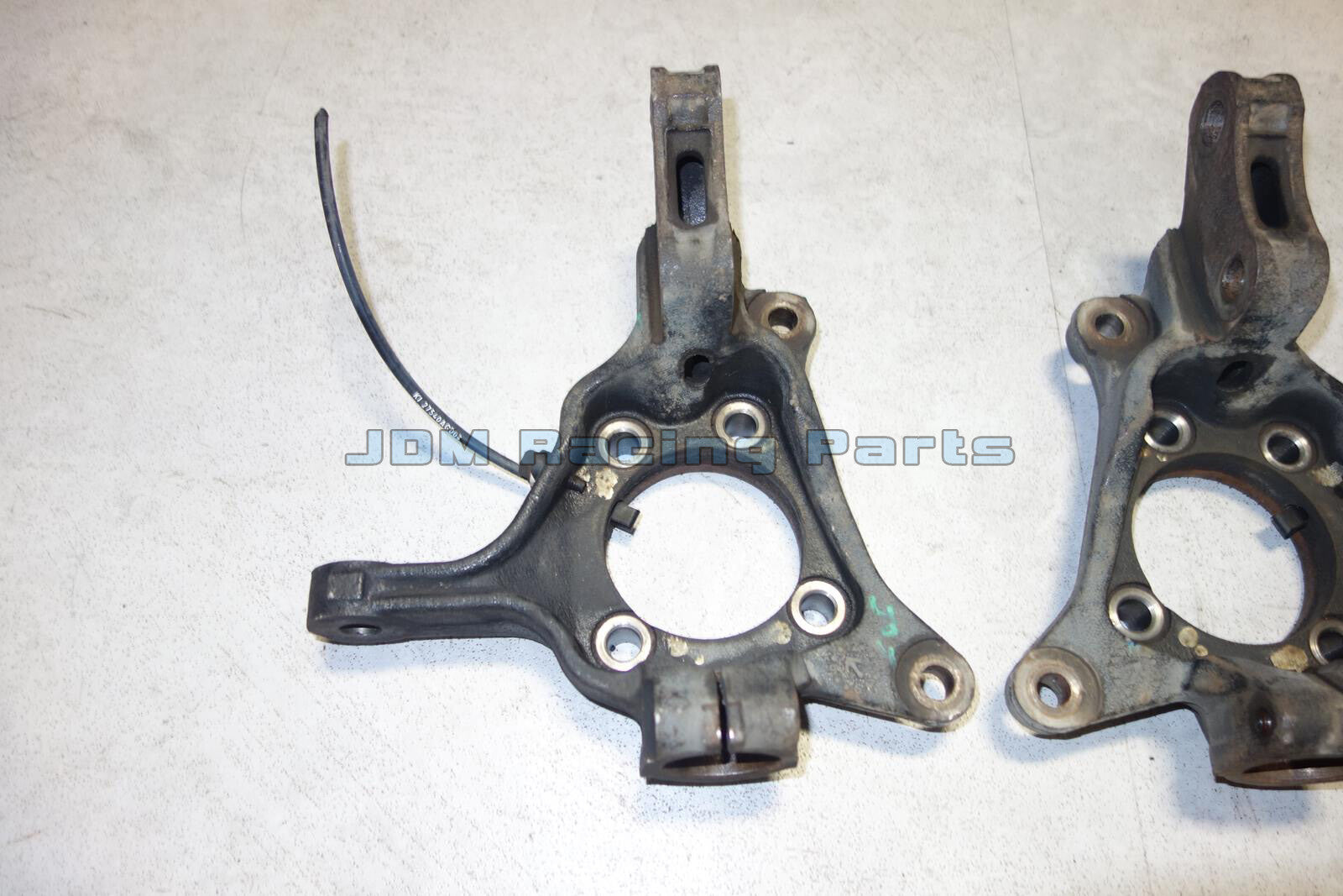 2009-2014 Subaru Forester Front Wheel Knuckle Suspension 28313AG020 28313AG030