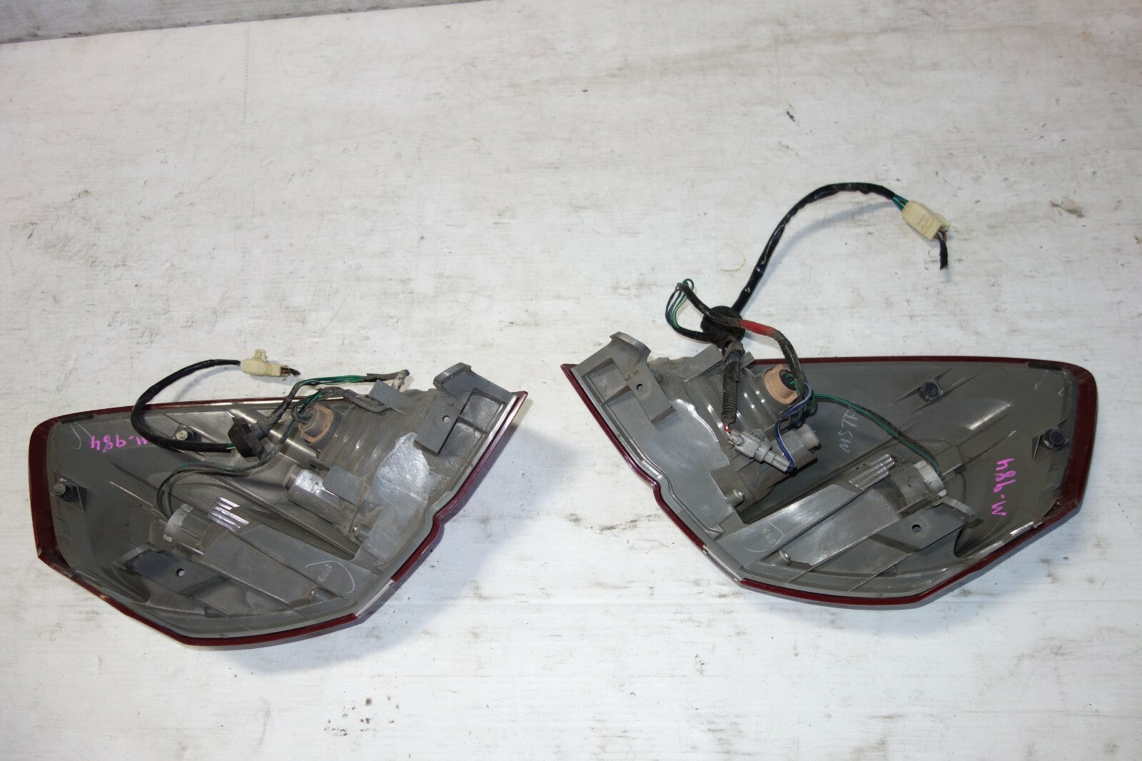 JDM 2005-2009 SUBARU LEGACY OUTBACK KOUKI OEM USED TAIL LIGHTS TAIL LAMPS
