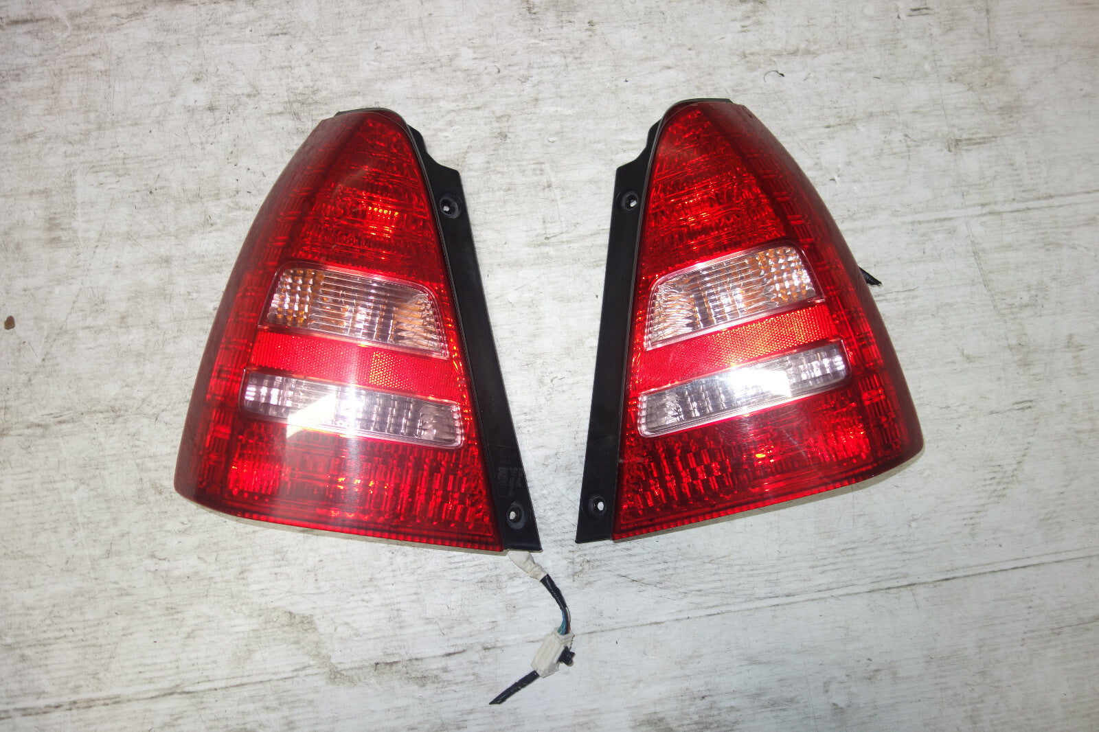JDM Subaru Forester OEM Tail Lights Lamps Pair Right & Left JDM SG5 2003-2008