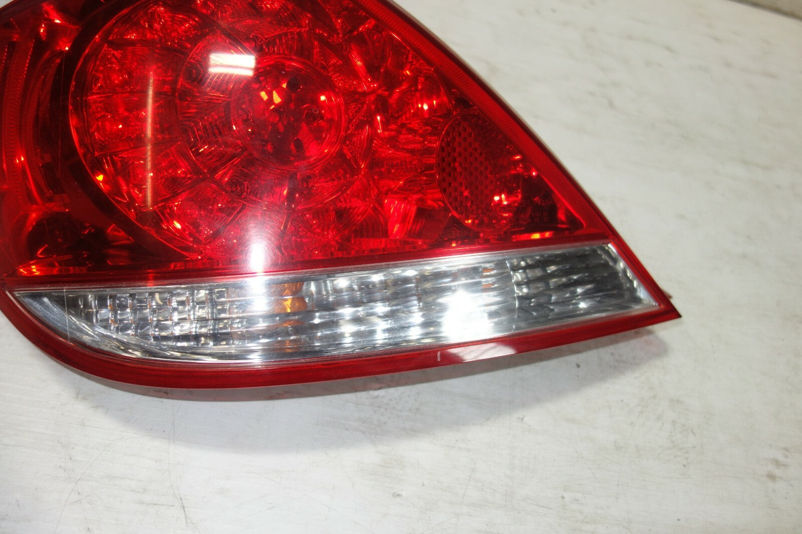 JDM 2005-2008 ACURA 3.5 RL OEM LEFT SIDE TAIL LIGHT GENUINE TAILLIGHT LAMP