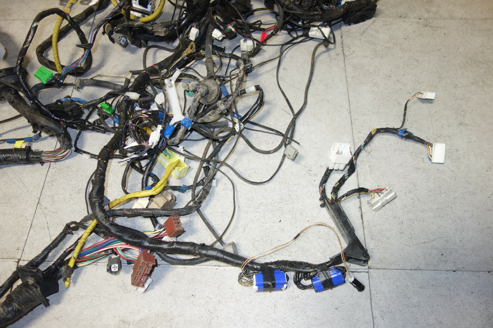 JDM Subaru Legacy EJ20 Turbo 6speed Computer Wire Harness Loom Wiring 22611AN150
