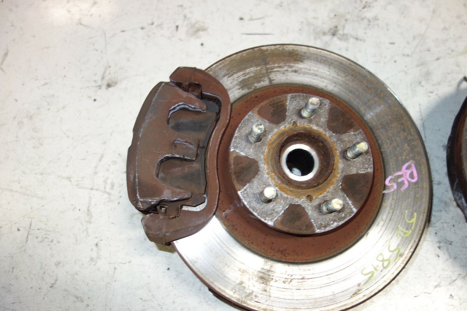 JDM Subaru Legacy BH5/BE5 Front Spindles Hub Calipers Left & Right 2000-2004