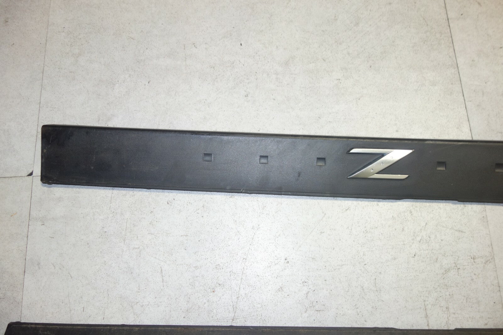 JDM 2003-2005 NISSAN 350Z Z33 OEM DOOR SILLS SCUFF PLATES DOOR STEPS KICK