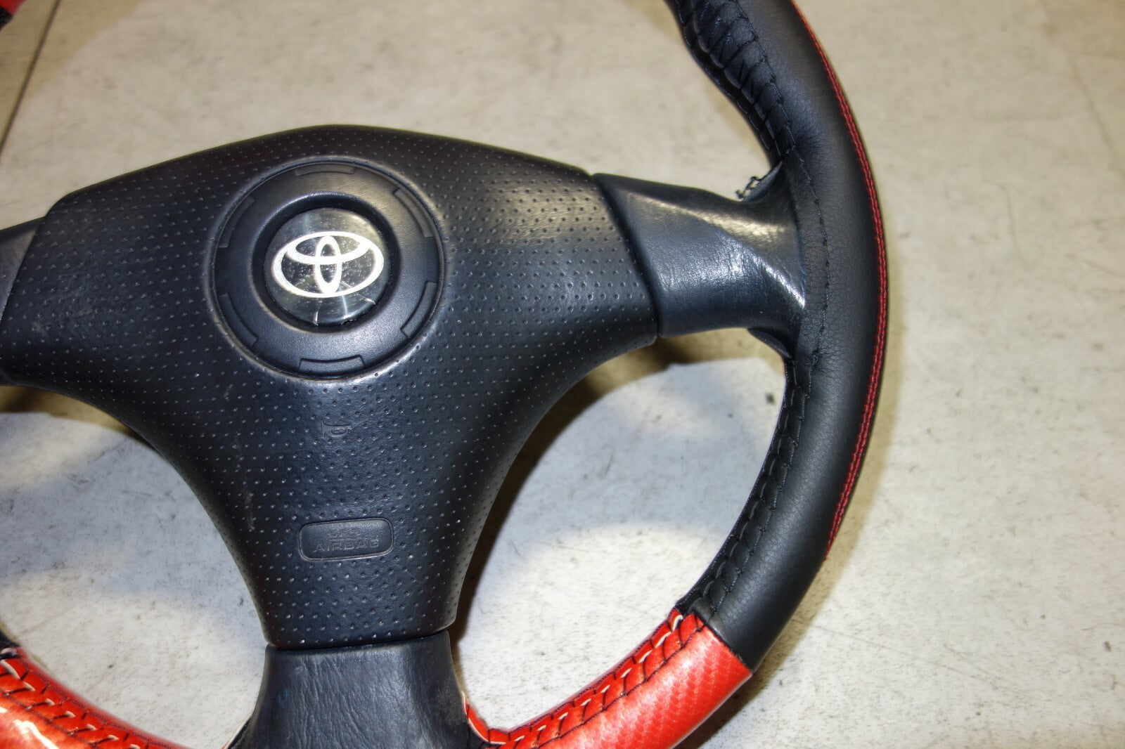 JDM 2000-2005 TOYOTA CELICA STEERING WHEEL HUB ZZT231 ZZT230 VERY RARE