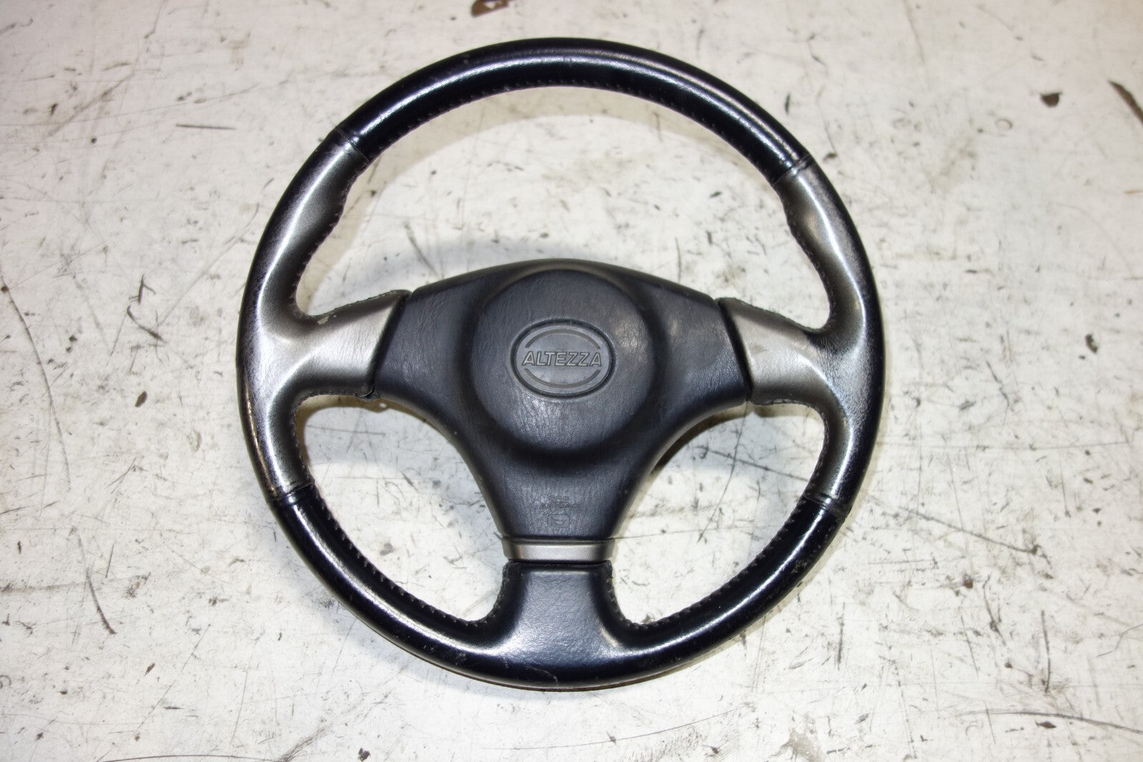 JDM 2001-2005 LEXUS IS300 TOYOTA ALTEZZA SXE10 STEERING WHEEL & HUB Fits:IS300