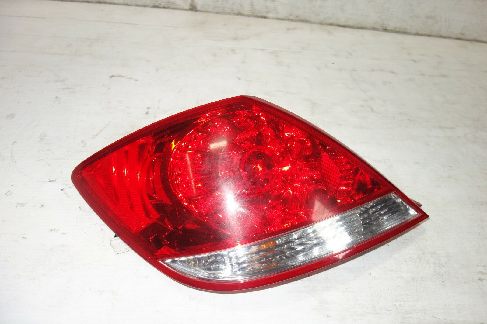 JDM 2005-2008 ACURA 3.5 RL OEM LEFT SIDE TAIL LIGHT GENUINE TAILLIGHT LAMP