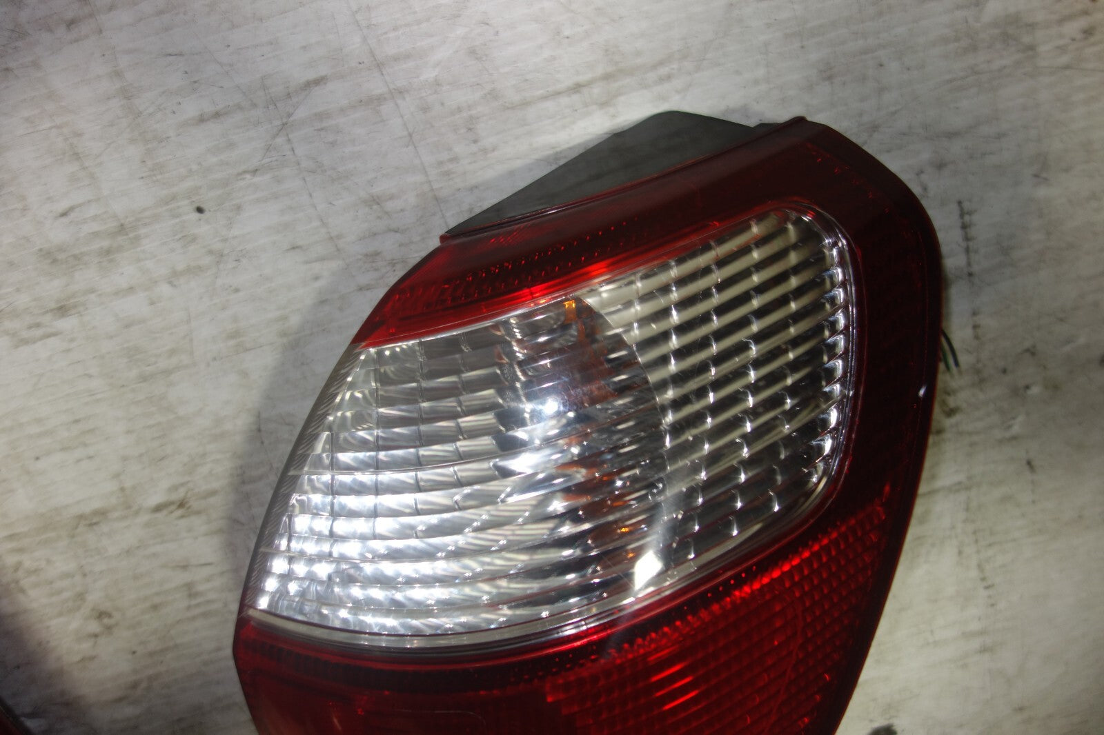 JDM Subaru Legacy Wagon Taillights BH5 Left & Right 2000 2001 2002 2003 2004