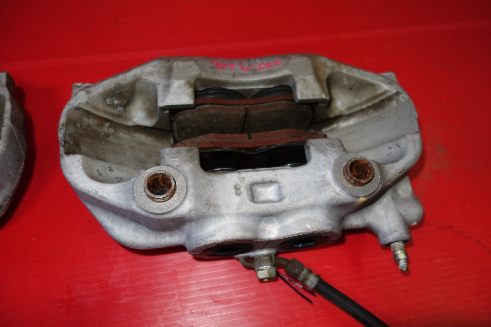 JDM Lexus LS430 OEM Front Brake Calipers 4 Piston Pot Left & Right 2001-2006