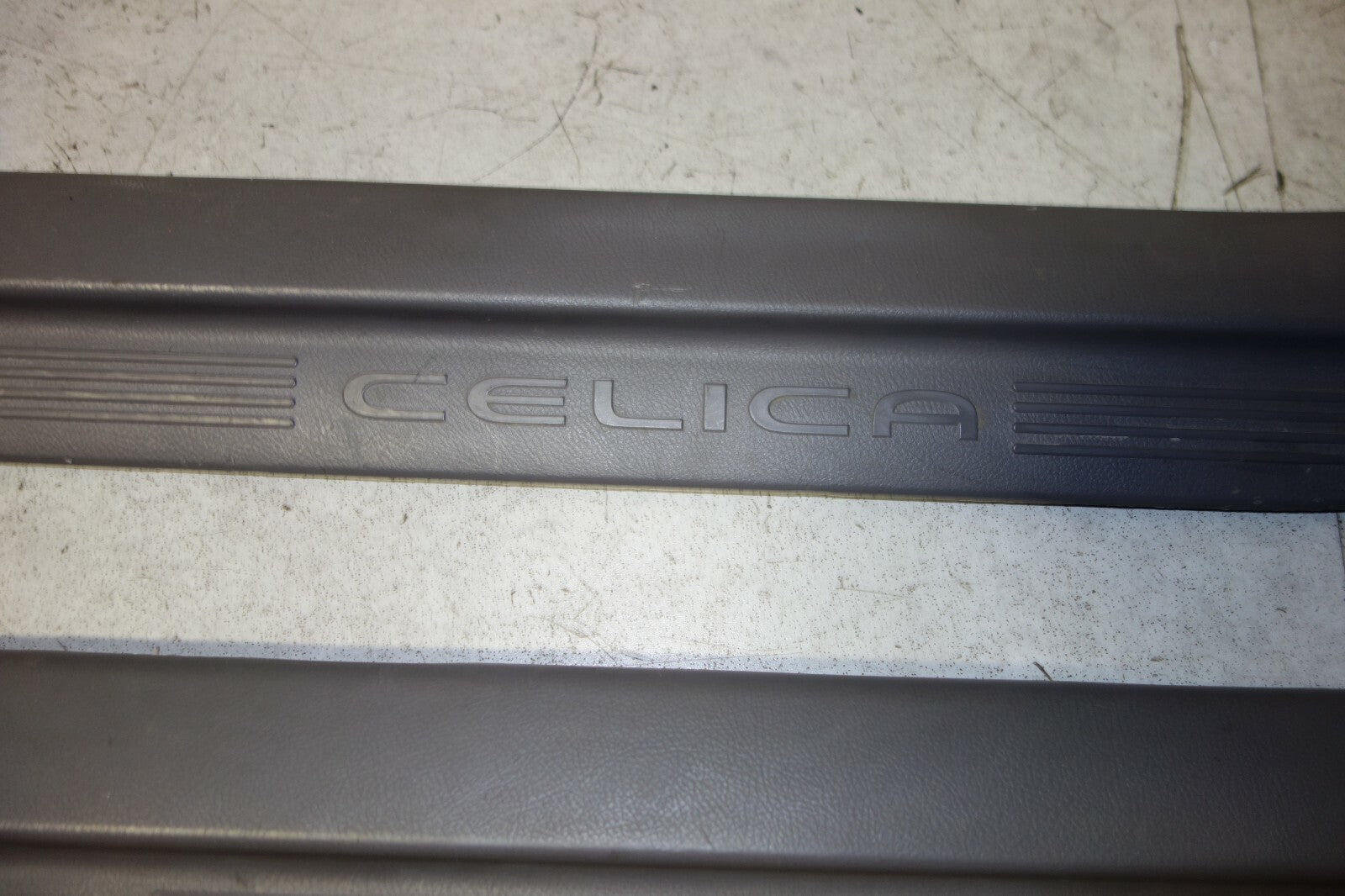 JDM 2001-2005 TOYOTA CELICA GT GT-S OEM DOOR SILLS TRIM SCUFF PLATES SIDE STEPS