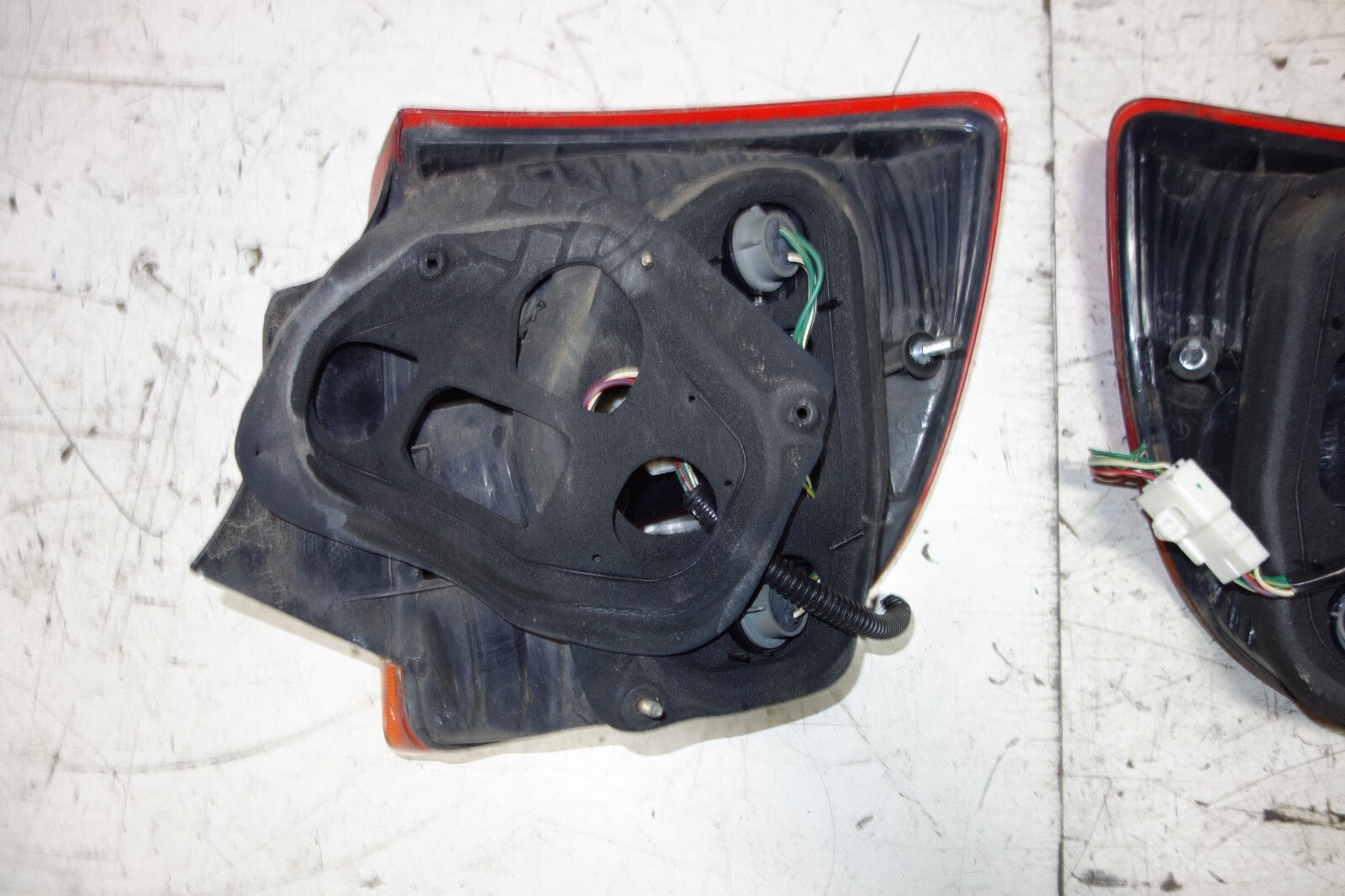 JDM 2000-2005 TOYOTA CELICA OEM TAIL LIGHTS LEFT & RIGHT TAIL LAMPS 2000-2005