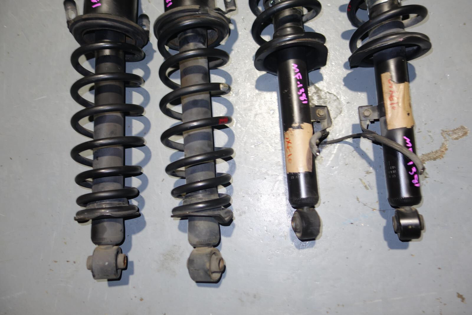 JDM Lexus IS300 Altezza SXE10 OEM Shocks Struts Springs Suspension 2001-2005
