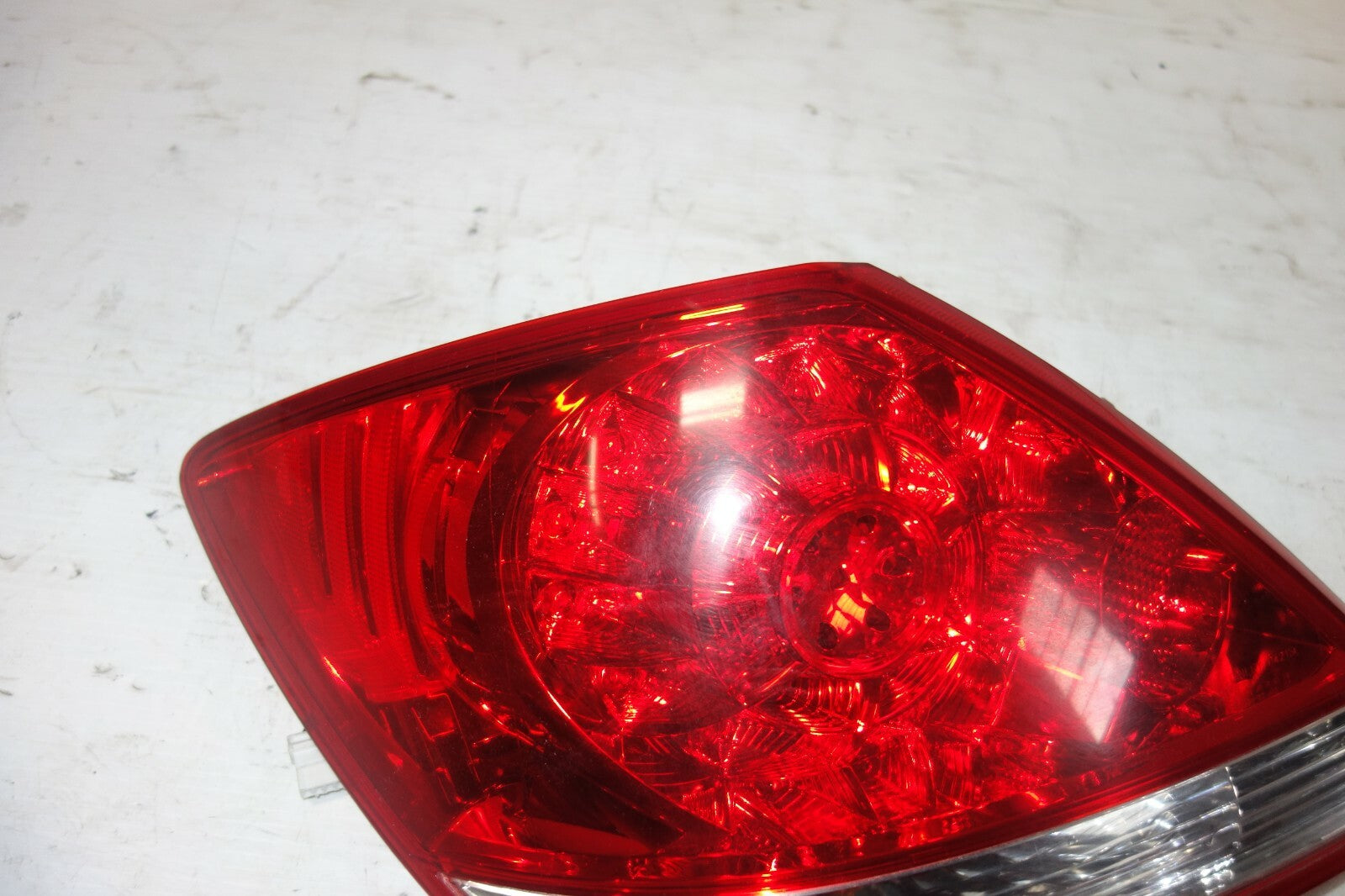 JDM 2005-2008 ACURA 3.5 RL OEM LEFT SIDE TAIL LIGHT GENUINE TAILLIGHT LAMP
