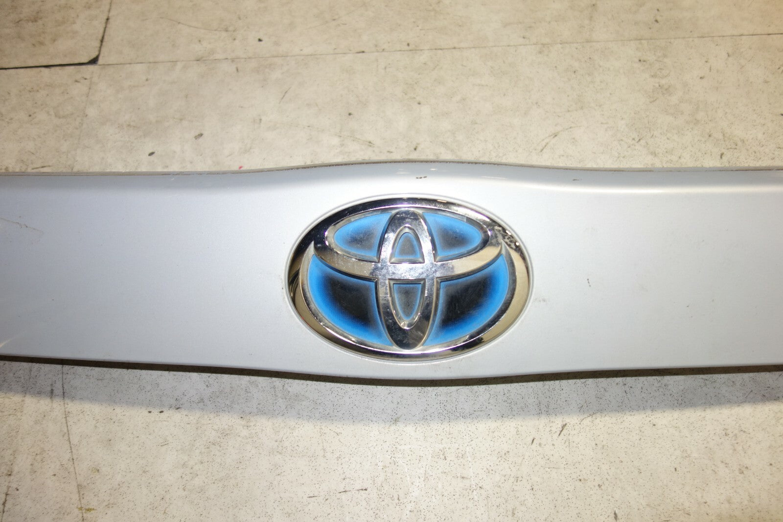 JDM Toyota Prius Rear Garnish Center Liftgate 2010-2015 OEM Genuine