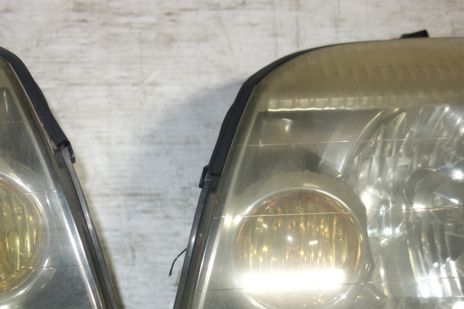 JDM Nissan X-Trail GT OEM Headlights Left Right PNT30 Left & Right 2000-2006