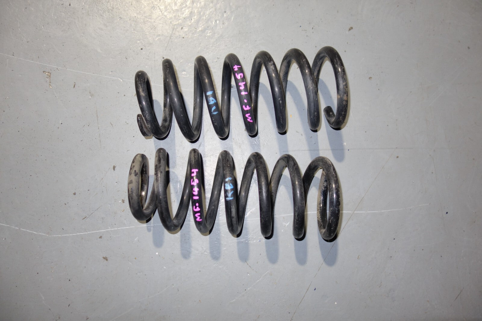 JDM 2005-2008 ACURA RL KB1 OEM REAR SPRINGS Fits : RL HONDA LEGEND JAPAN