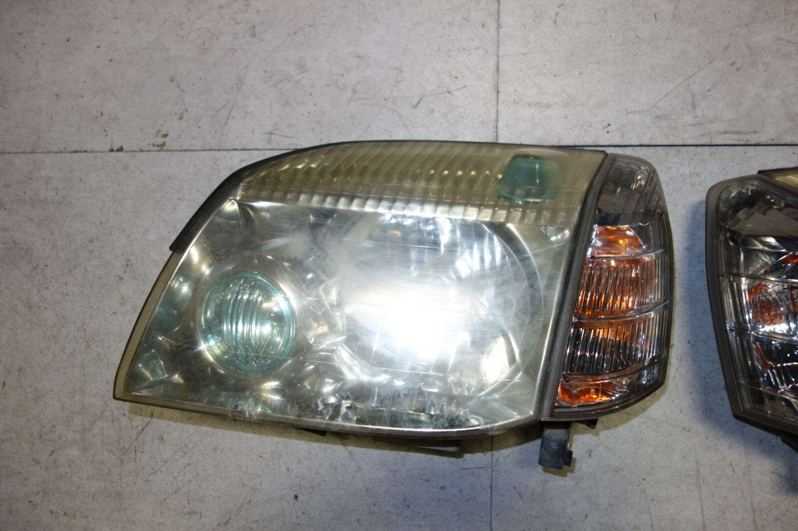 JDM Nissan X-Trail GT OEM Front Headlights Left Right PNT30 Left & Right 2000-06