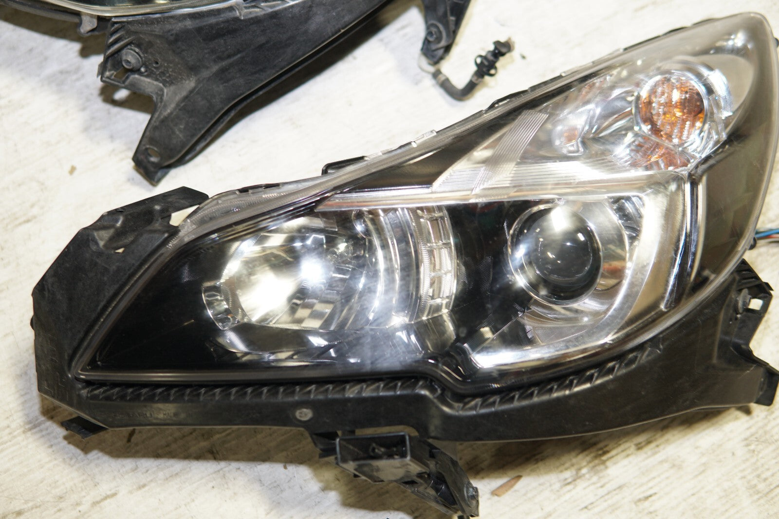 JDM 2010-2014 GENUINE SUBARU LEGACY OUTBACK OEM HID HEAD LIGHT LAMPS BRM BR9 BM9