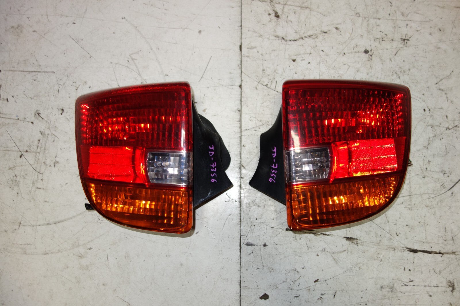 JDM 2000-2005 TOYOTA CELICA OEM TAIL LIGHTS LEFT & RIGHT TAIL LAMPS 2000-2005