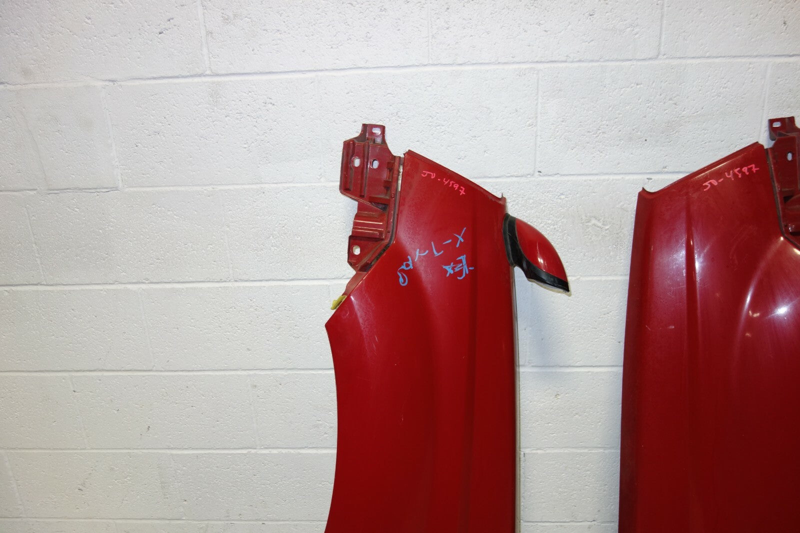 JDM Nissan X-Trail GT OEM Fenders Left & Right Pair PNT30 Japan