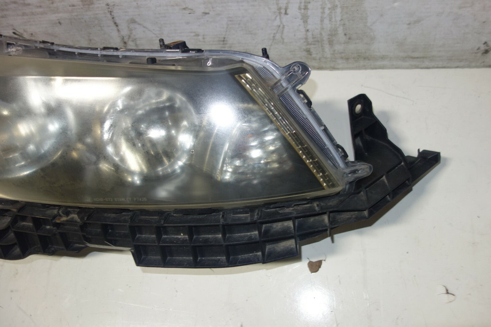 JDM Honda Accord CP3 Head Lights Lamps Pair OEM HID Black Housing 2008-2012