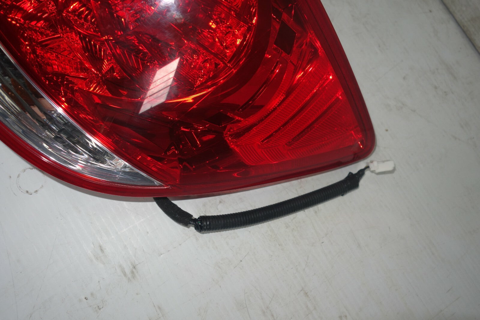 JDM 2005-2008 ACURA RL REAR RIGHT TAIL LIGHT OEM TAILLIGHT GENUINE LAMP KB1