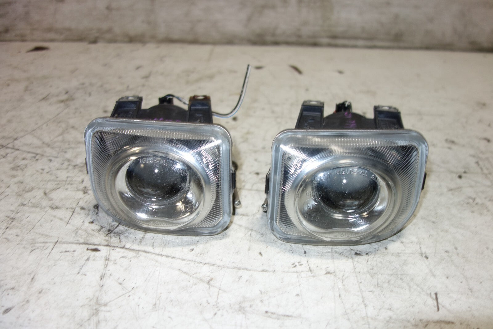 JDM 1998-2002 SUBARU LEGACY BE5 BH9 B4 FOG LIGHTS FOG LAMPS 114-20751 KOITO