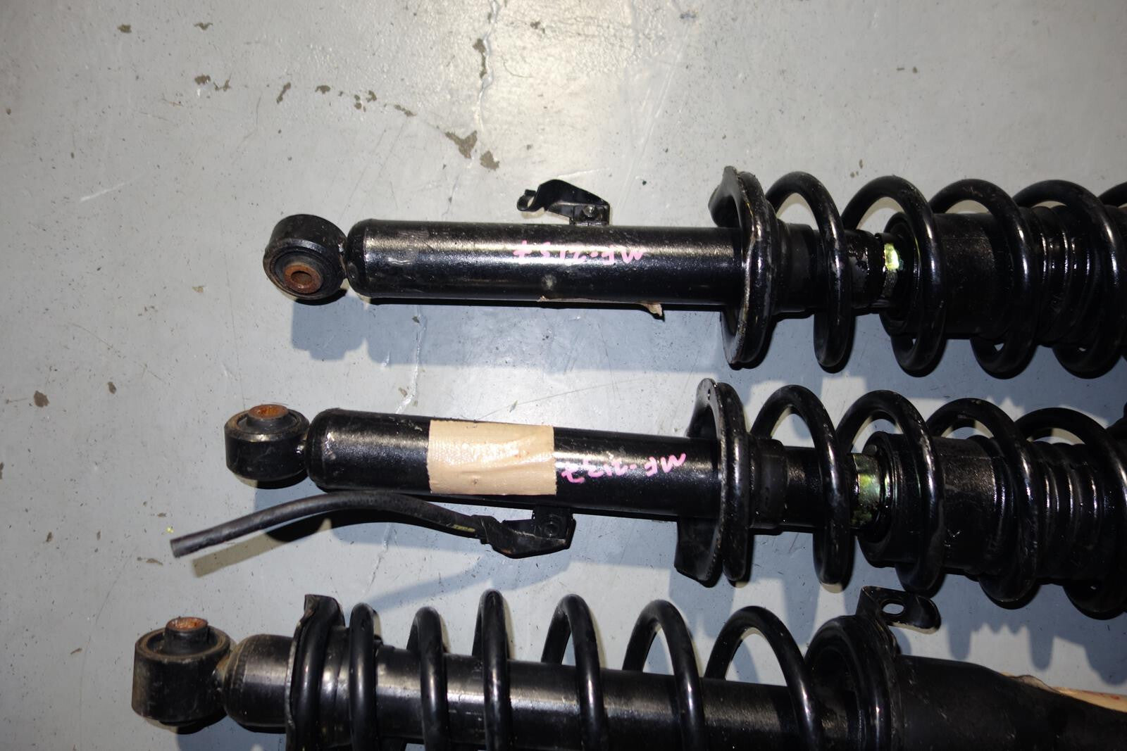 JDM Lexus IS300 Altezza SXE10 OEM Shocks Struts Springs Suspension 2001-2005