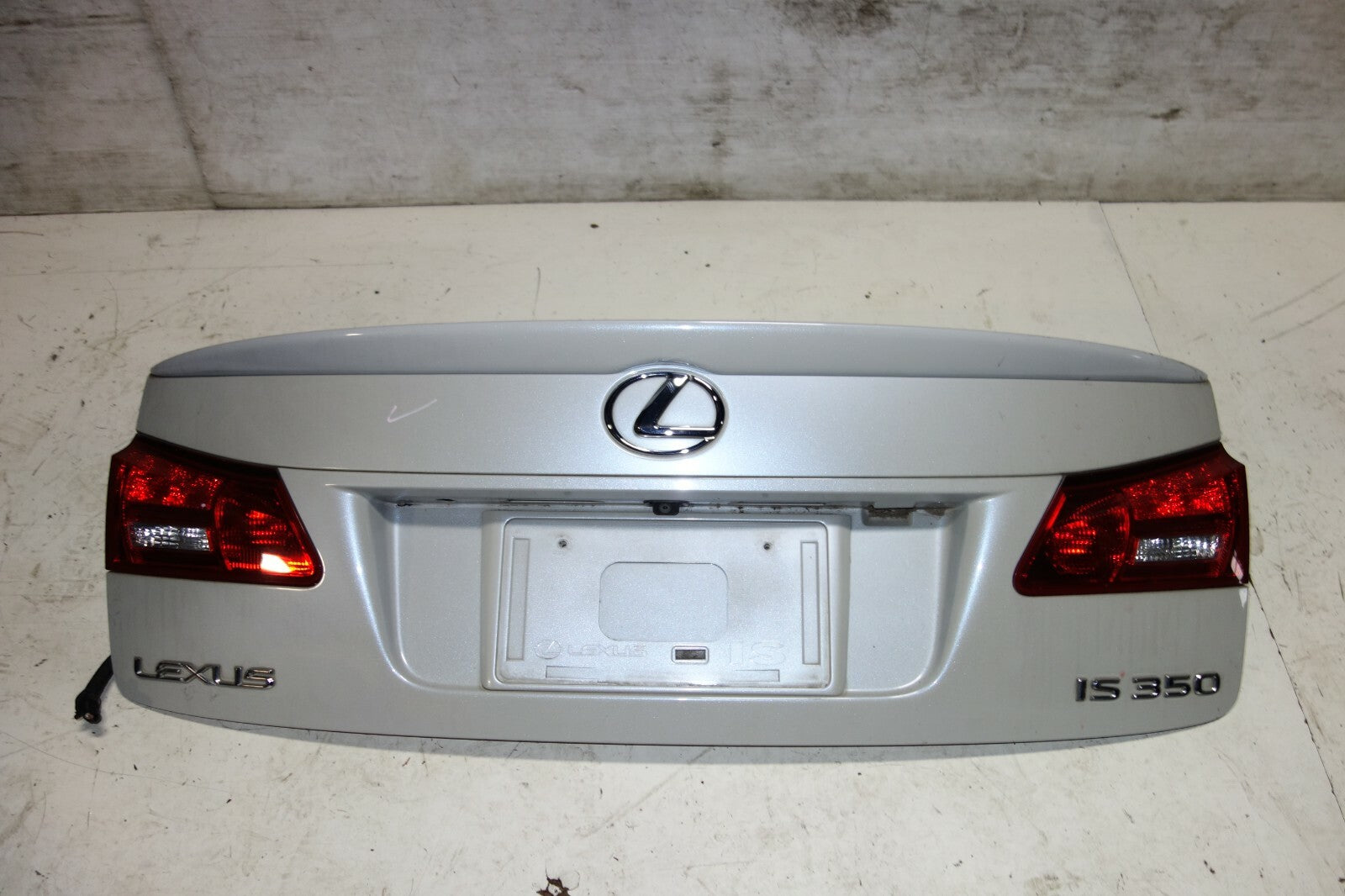 JDM Lexus IS250 IS350 Trunk Lid Rear Spoiler Lights Trunk Lamps 2006 2007 2008