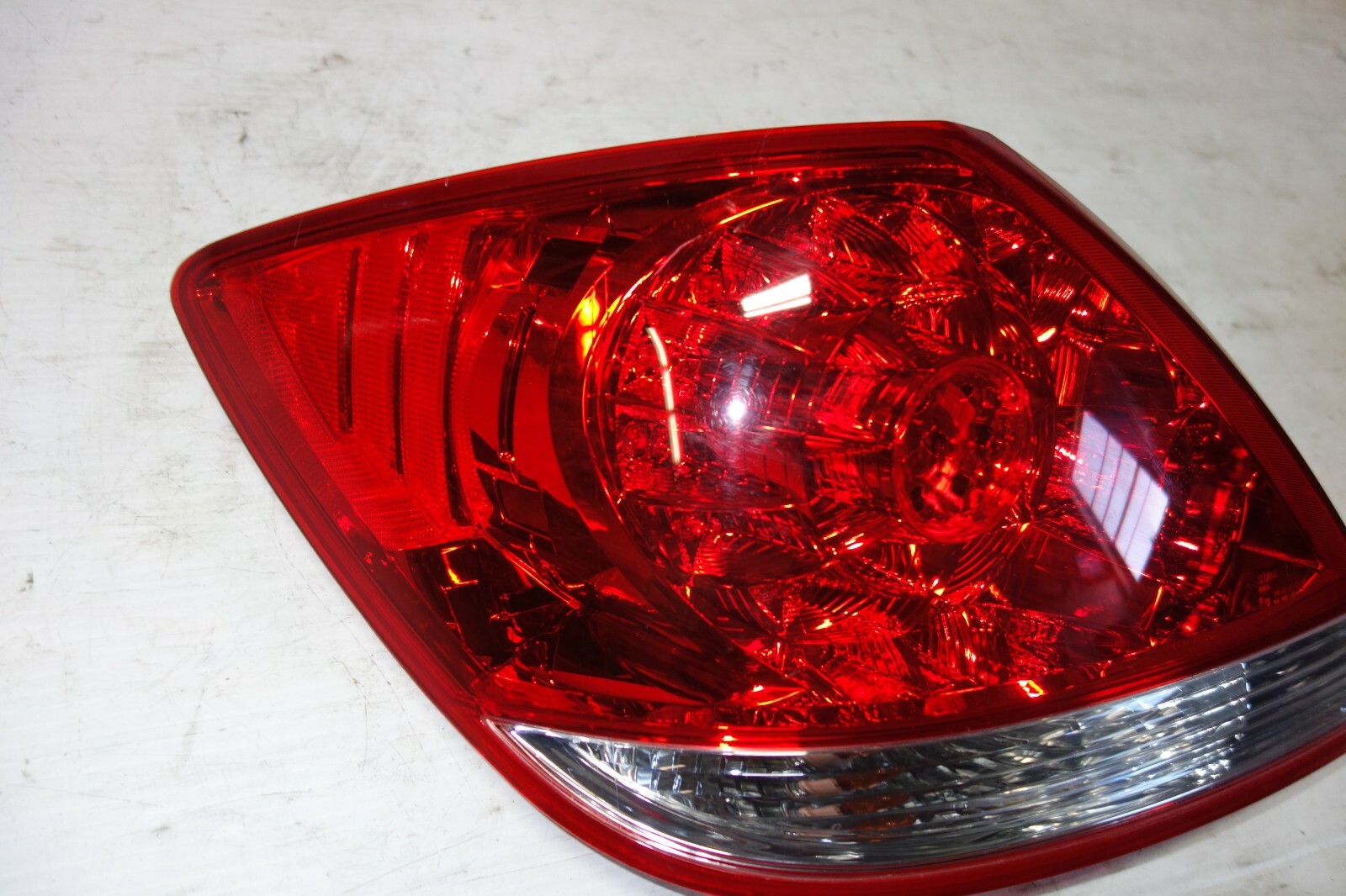 JDM ACURA RL KB1 OEM GENUINE TAIL LIGHTS PAIR TAILLIGHTS LEFT & RIGHT 2005-2008