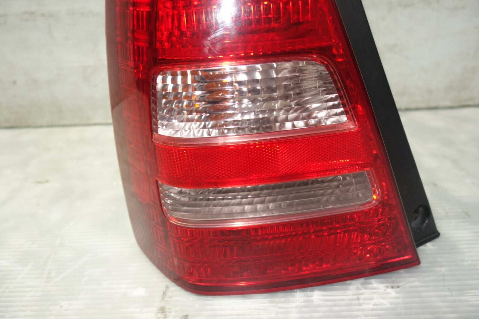 JDM 2003-2005 SUBARU FORESTER STi SG5 SG OEM TAIL LIGHT LAMP LEFT SIDE 2003-2005
