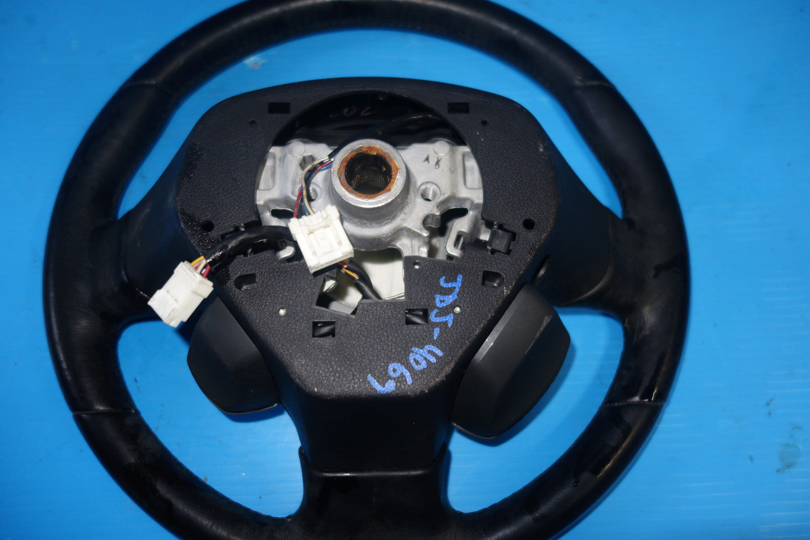 JDM Subaru Legacy & Outback OEM Momo Steering Wheel & Hub Rare BP5 2005-2009