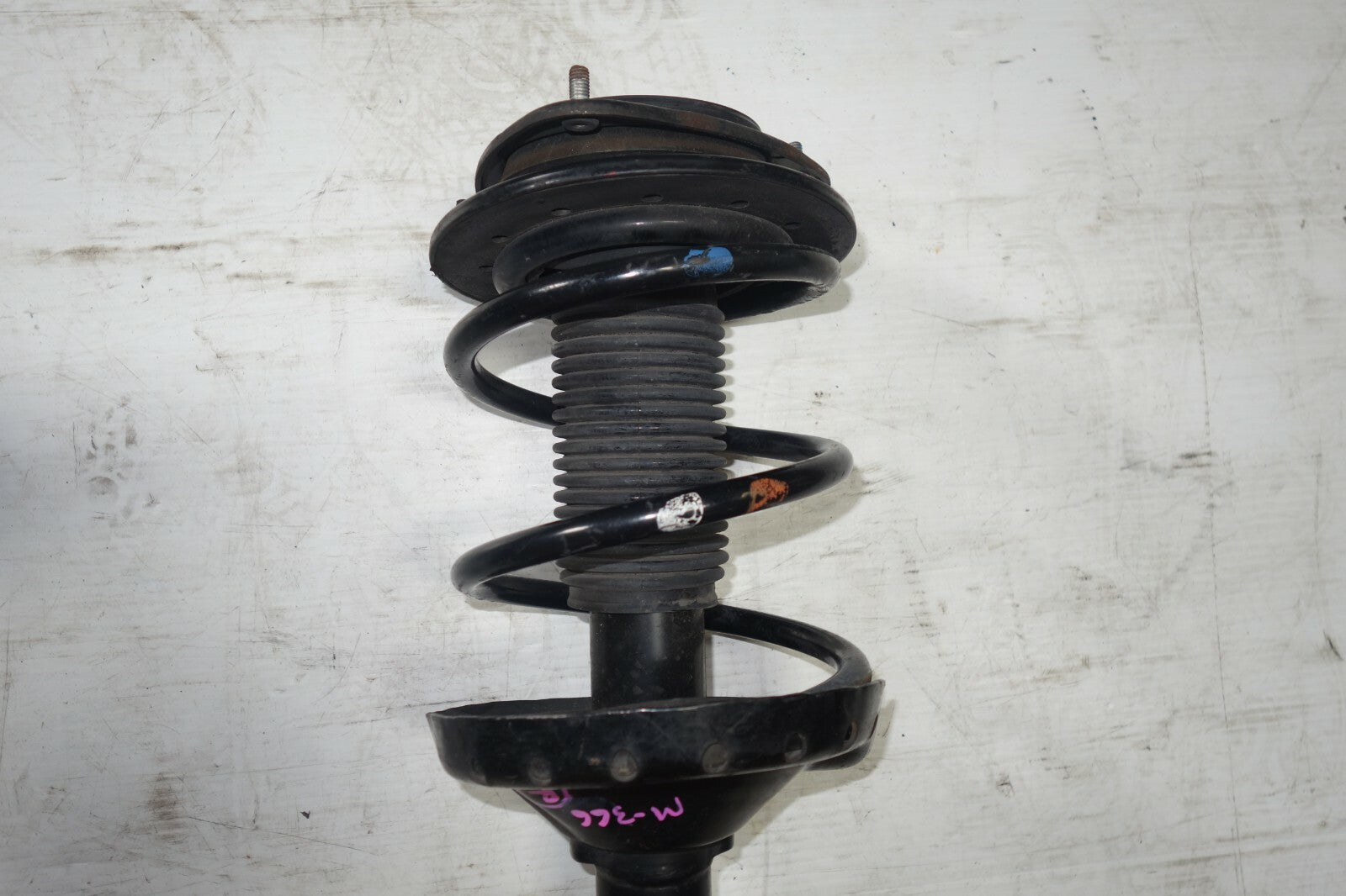 JDM 05-09 SUBARU LEGACY OUTBACK KYB FRONT RIGHT SIDE SHOCK STRUT ASSEMBLY WAGON