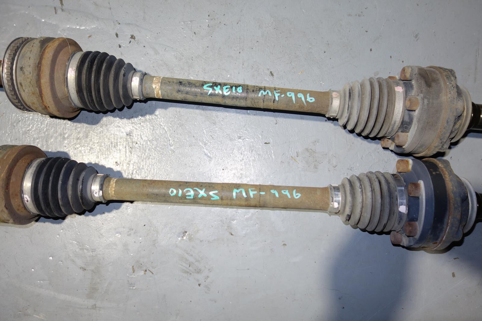 JDM Toyota Altezza 3S-GE Beams 6speed LSD Rear Differential CV Axles 1998-2005
