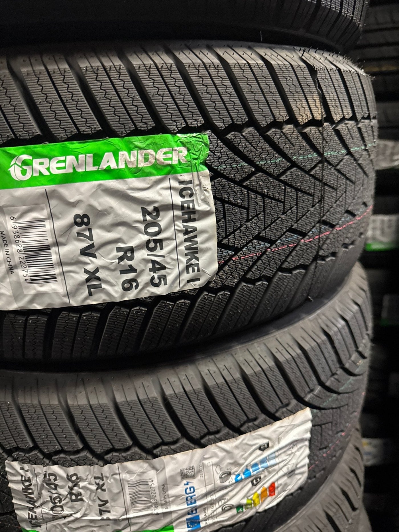 205/45R16 GRENLANDER ICEHAWKE I WINTER