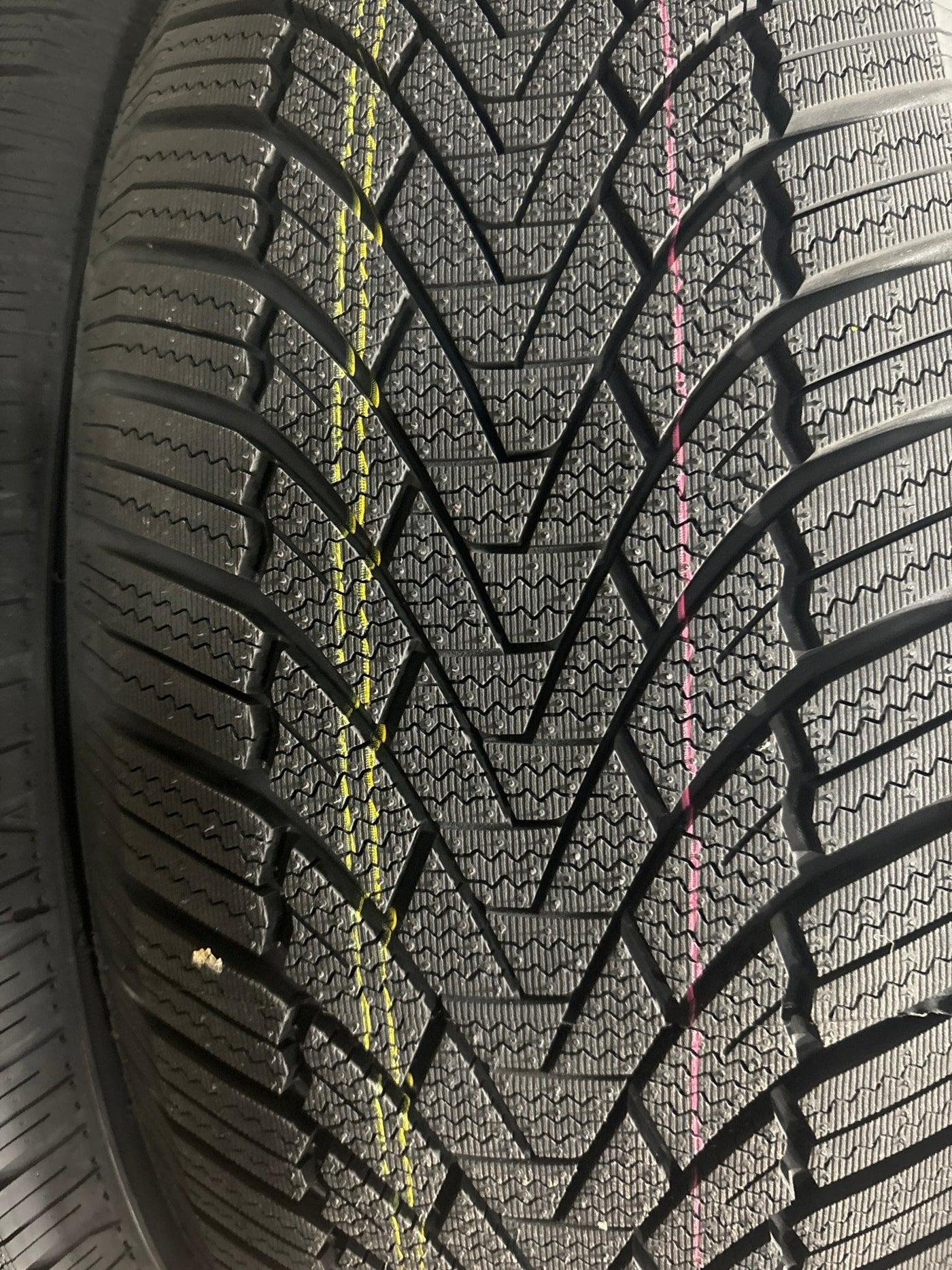 215/55R18 GRENLANDER ICEHAWKE I WINTER