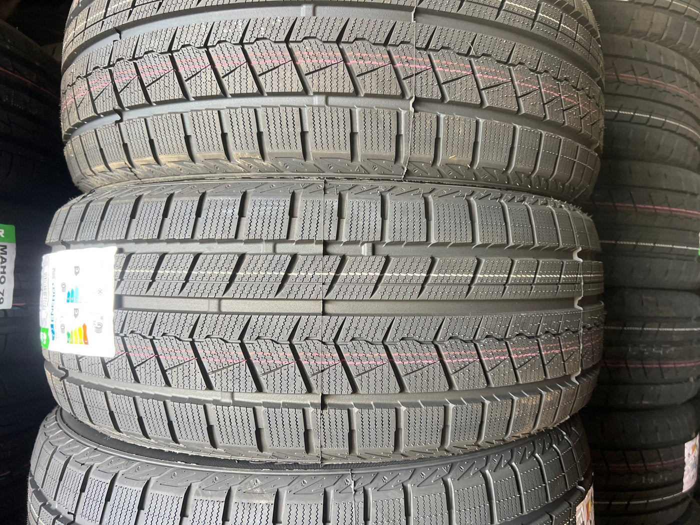 245/45R19 GRENLANDER GL868 WINTER