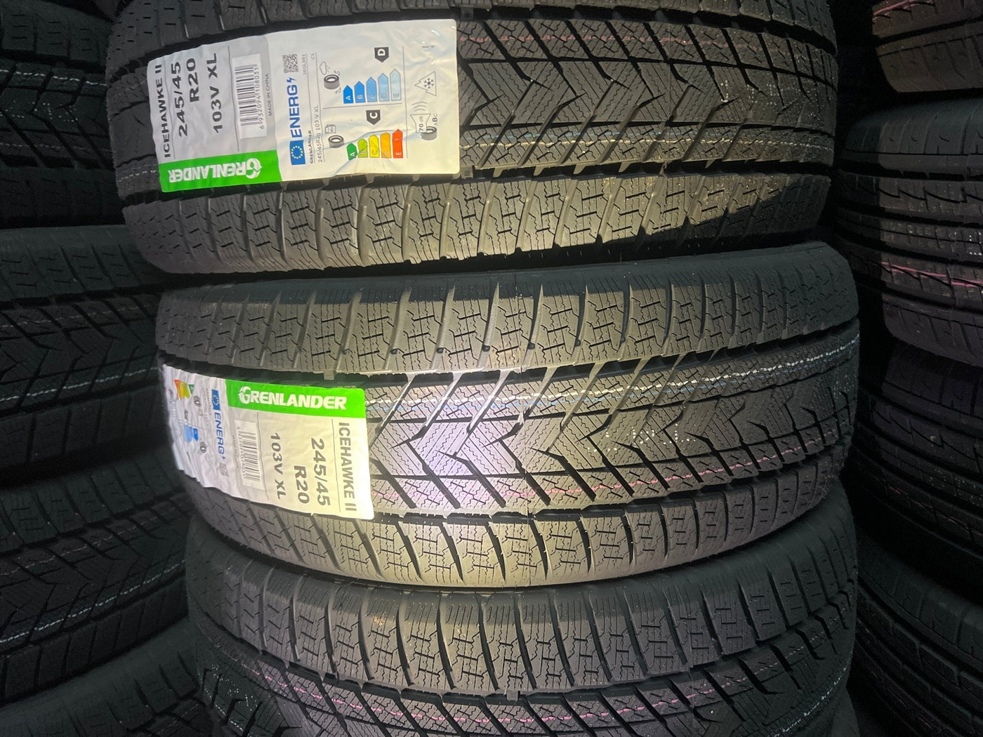245/45R20 GRENLANDER ICEHAWKE II WINTER