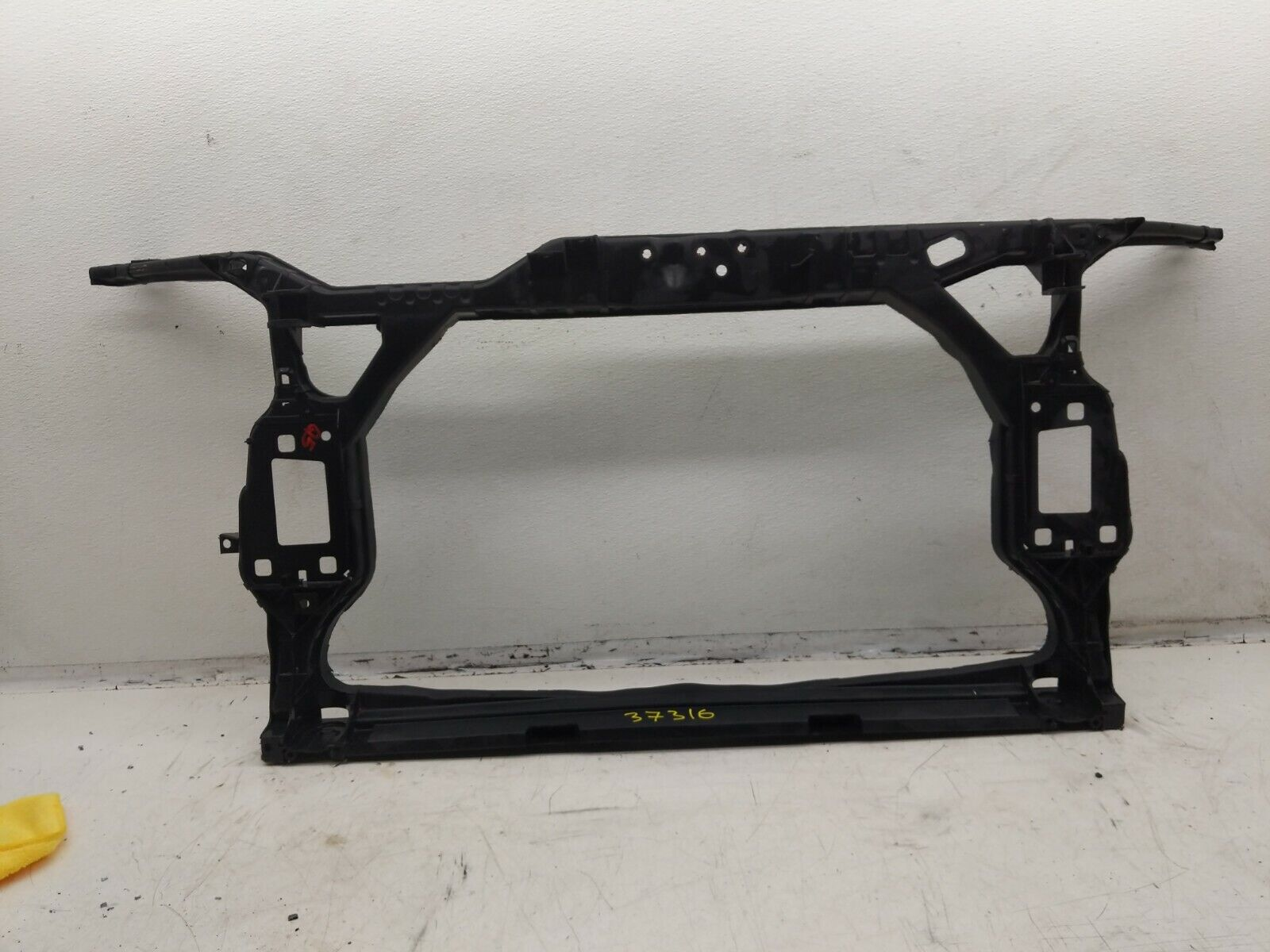 AU1225125 audi a4 2009 2016 2