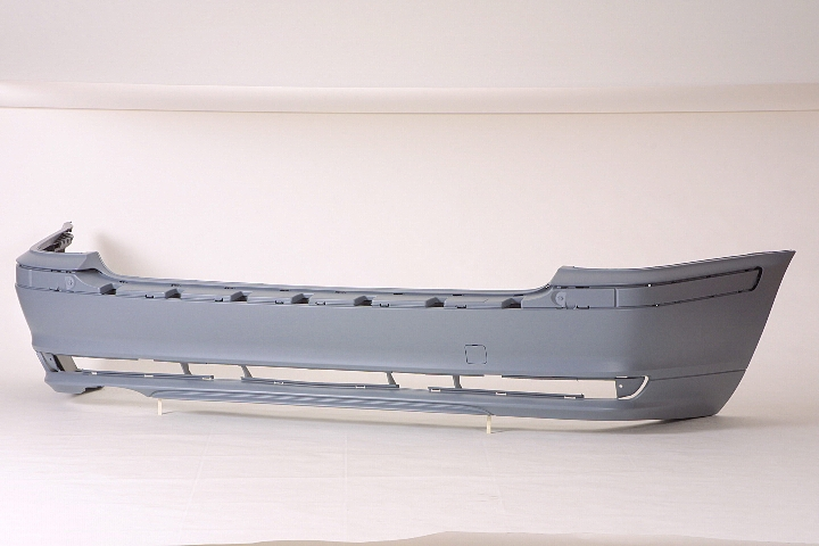 BM1100130 bmw 3 series 2000 2005 bumper rear primed without sport pkg without tow pkg for  1