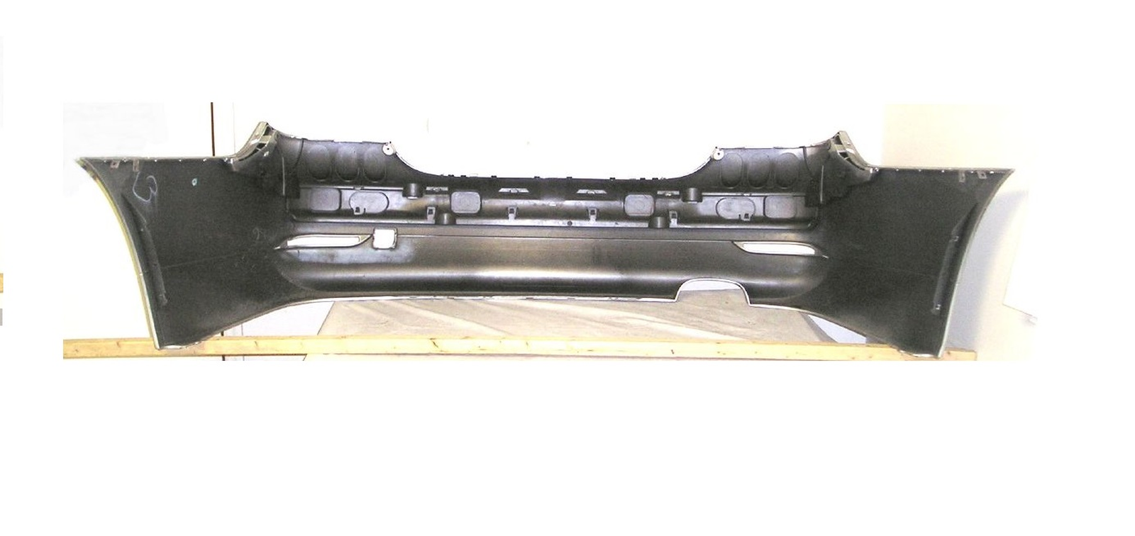 BM1100140 bmw 5 series 2004 2007 bumper rear primed without m pkg without sensor bm1100140 4