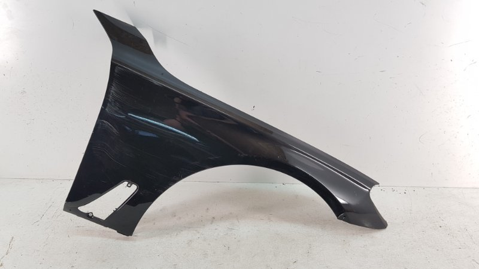 BM1241167 front right fender aluminium bm1241167 2