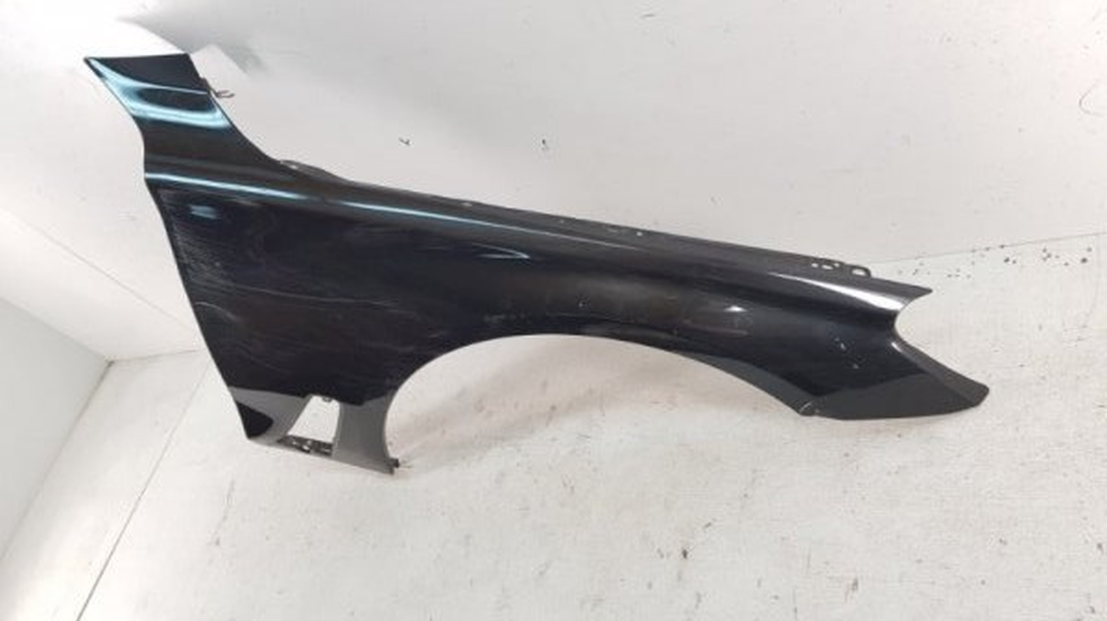 BM1241167 front right fender aluminium bm1241167 3