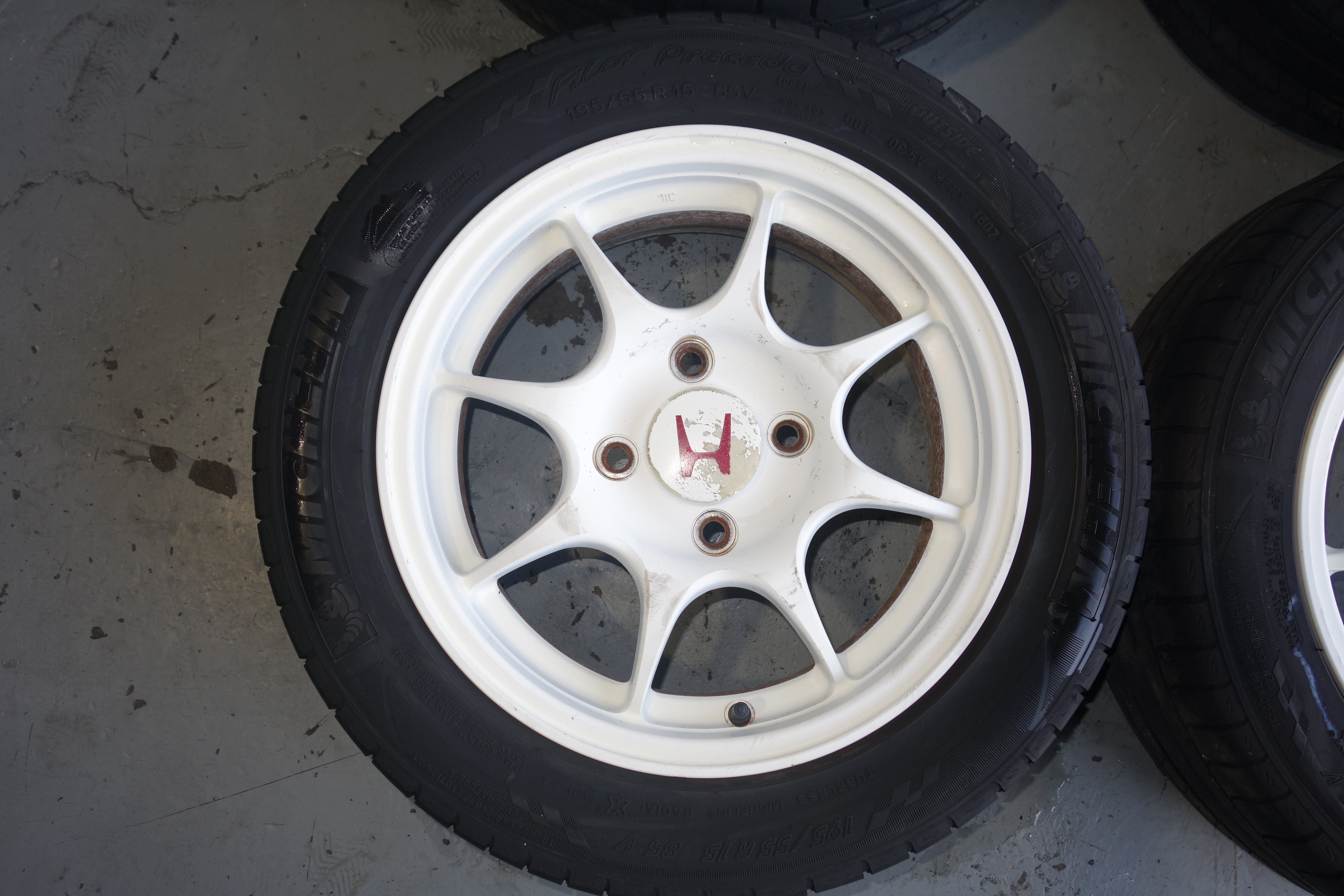 JDM Honda Integra Type R DC2 96–97 Spec 4x114.3 15x6 +50 White OEM Lightweight Wheels Tires Mags with Center Caps NS-II 165/50R15