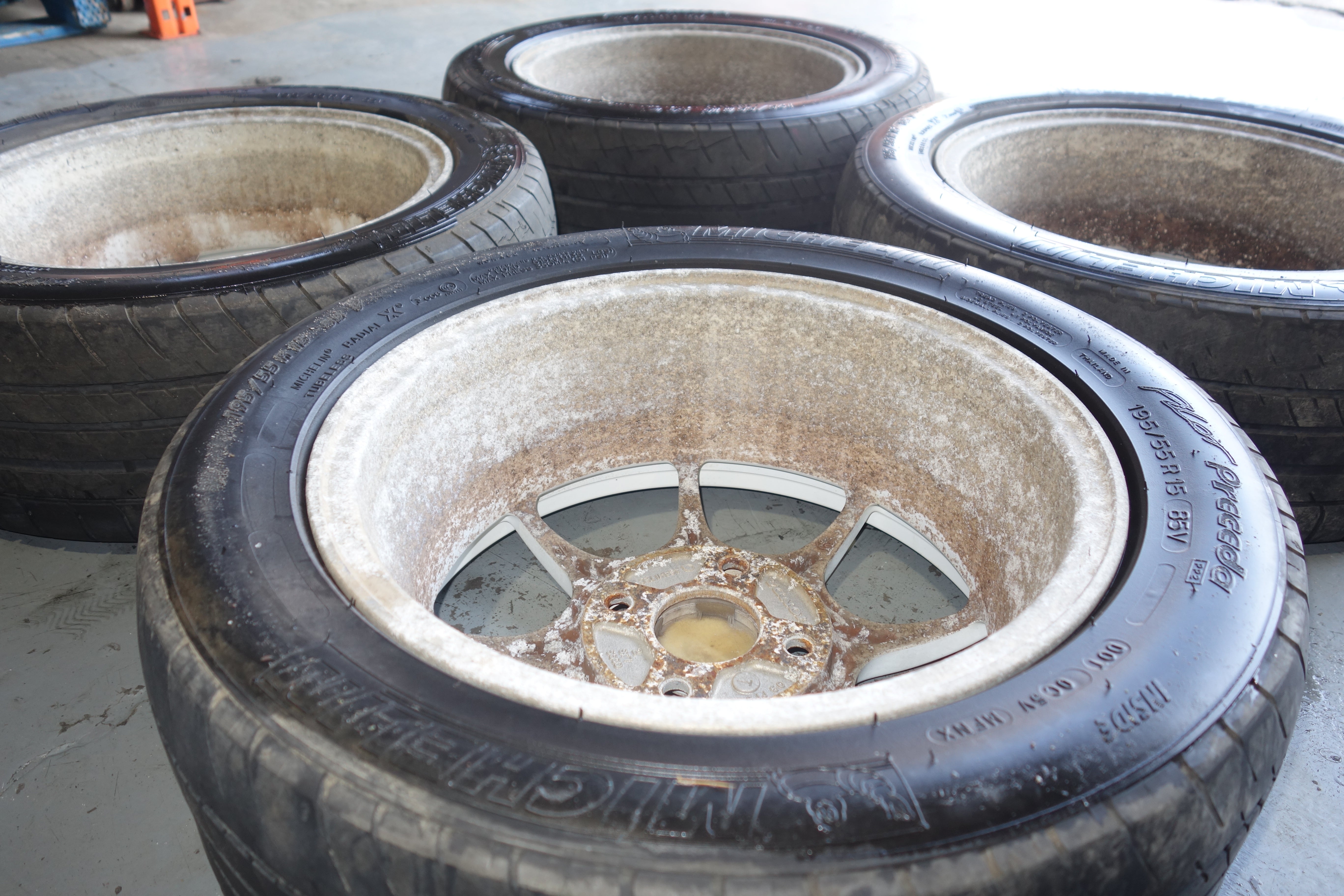 JDM Honda Integra Type R DC2 96–97 Spec 4x114.3 15x6 +50 White OEM Lightweight Wheels Tires Mags with Center Caps NS-II 165/50R15